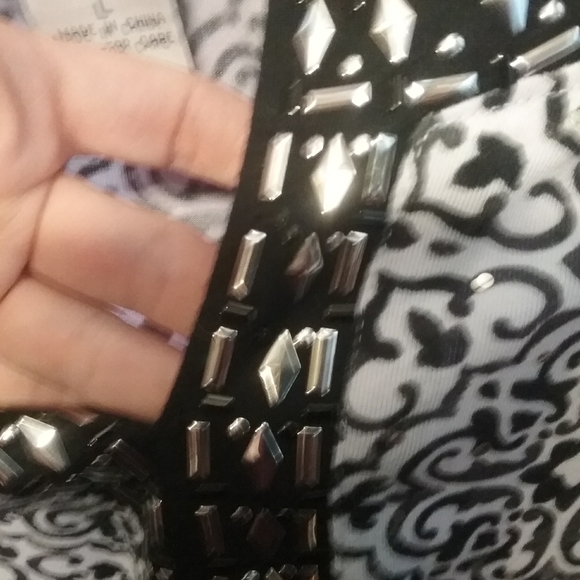 Cathy Daniels black and white tunic with embellished collar - Picture 3 of 7